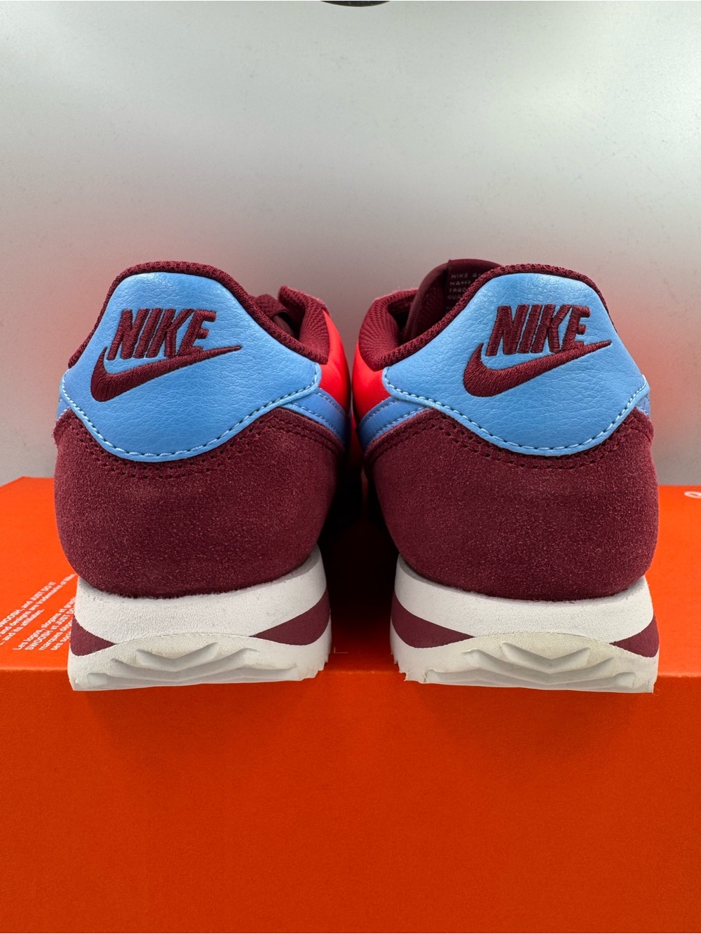 Nike Cortez Team Red Blue BRAND NEW Size 7 Women - Picture 4 of 8
